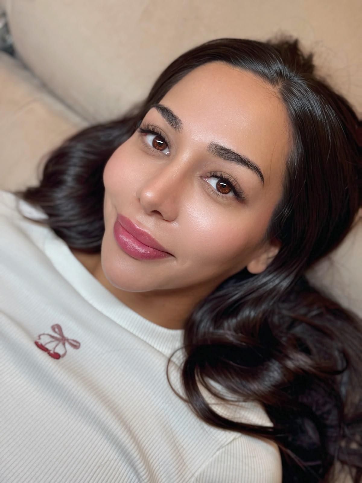 Ausdrucksstarker Augenaufschlag nach der Behandlung bei ELLE VISAGE